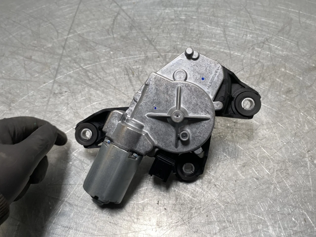 Nio ES8 23-24 Ablaktörlő motor, csomagtérajtó nézet 2