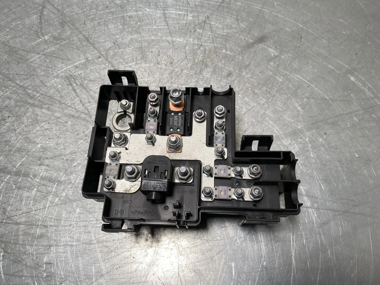 Nio ES8 23-24 Biztosítékdoboz / elektromos központ