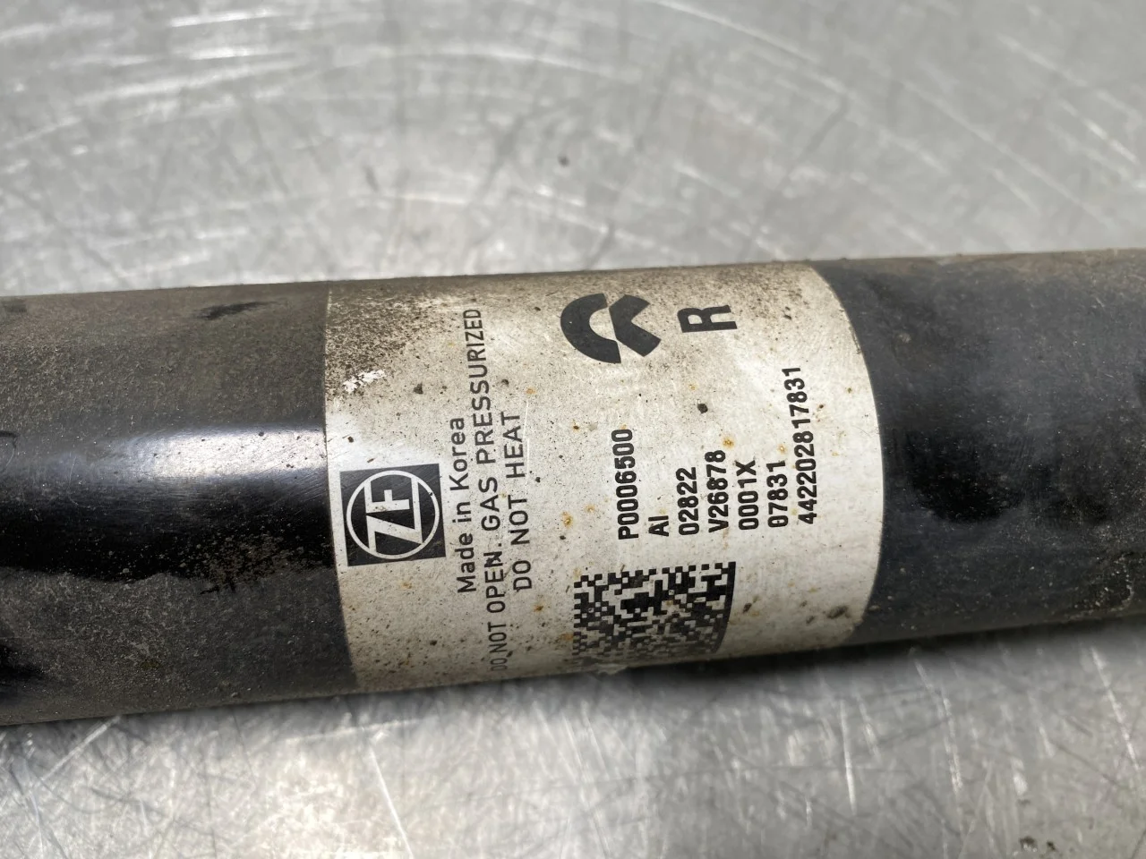 Nio ES8 23-24 Shock absorber, rear view 2