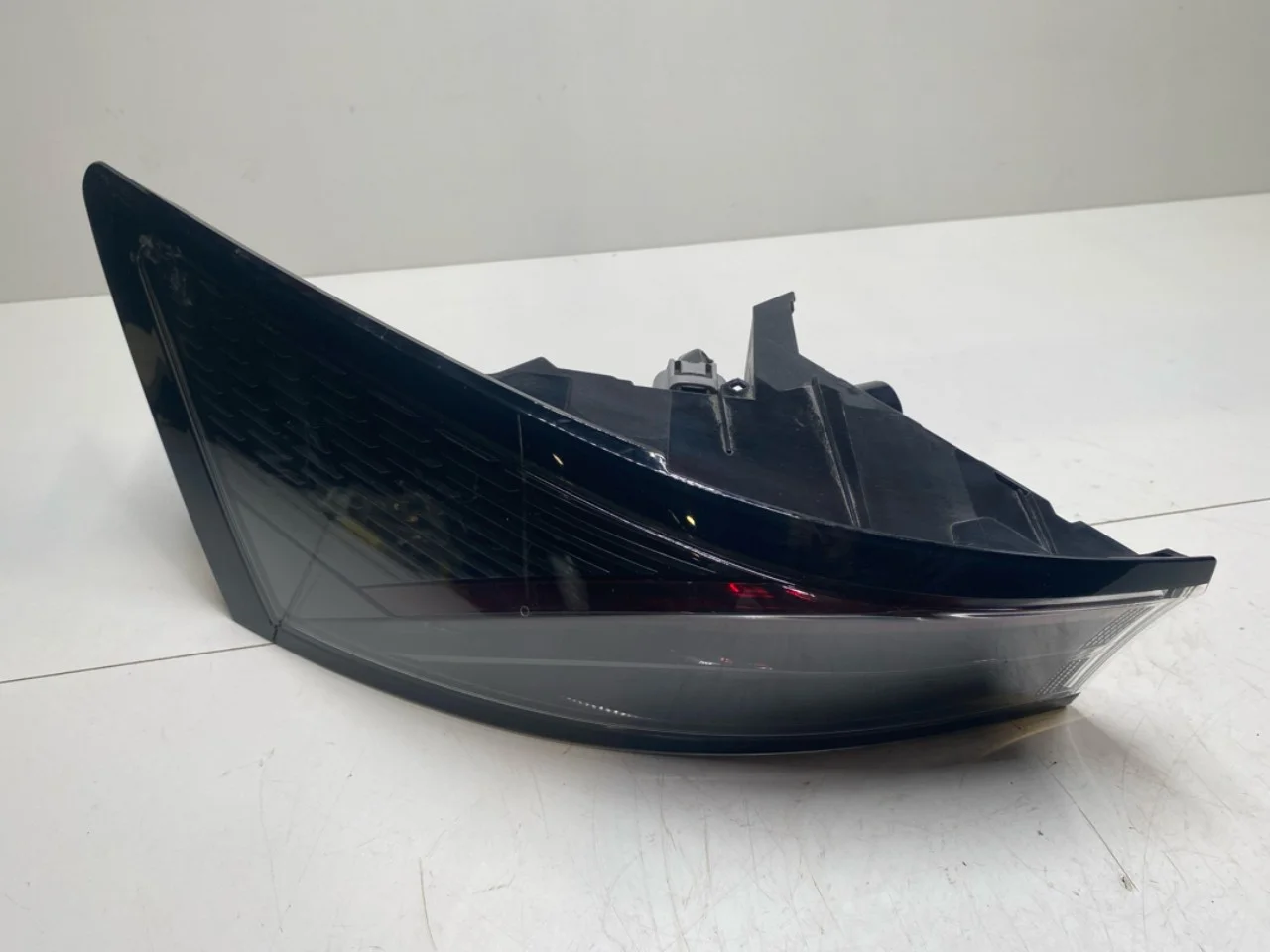 Nissan ARIYA 2021- Lampă spate stânga