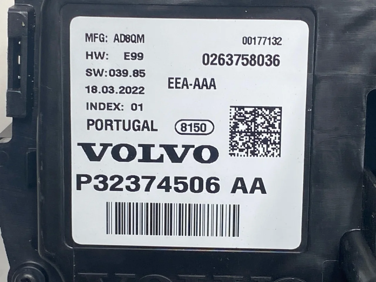 Volvo XC40/RECHARGE 2018- Műszeregység, kombinált / komplett nézet 3