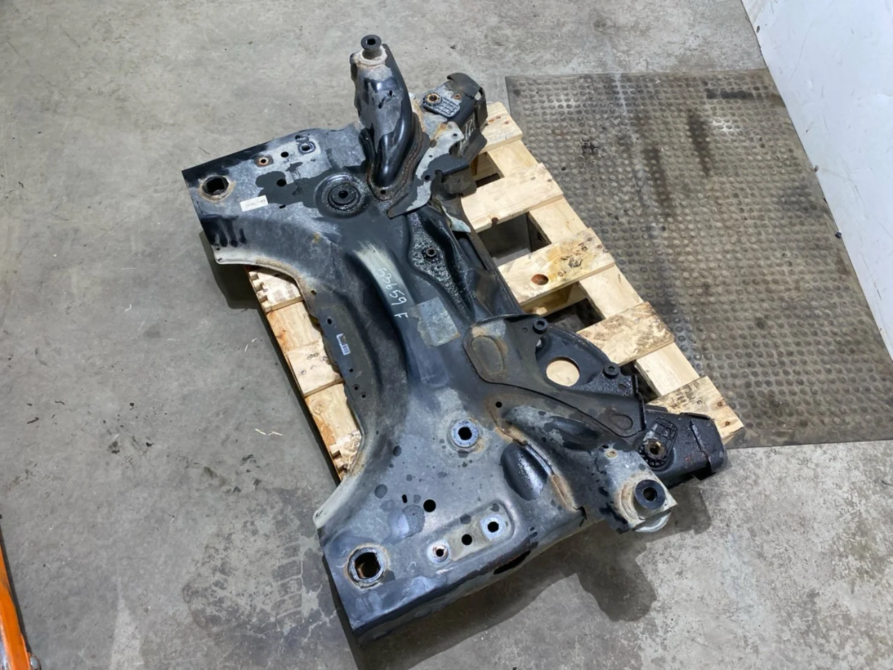 Toyota PROACE II 2016- Front subframe view 3