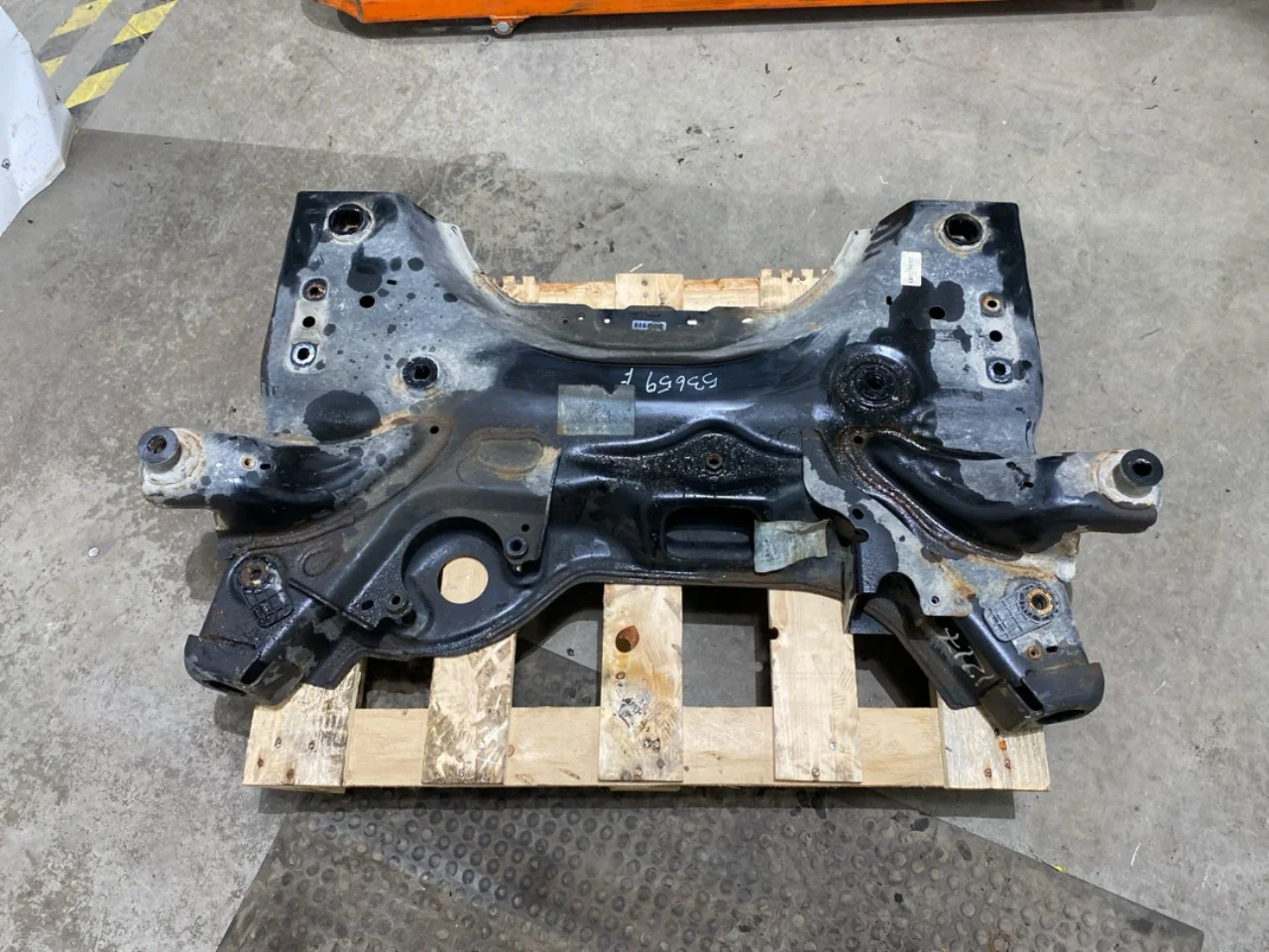 Toyota PROACE II 2016- Front subframe view 4