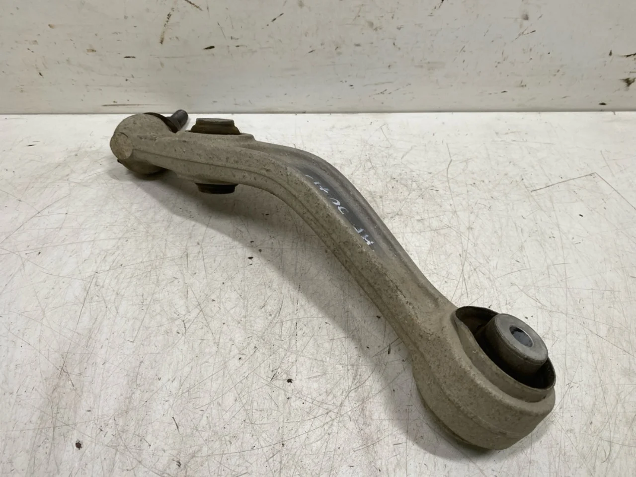 Hongqi E-HS9 2022- Control arm, front right view 2
