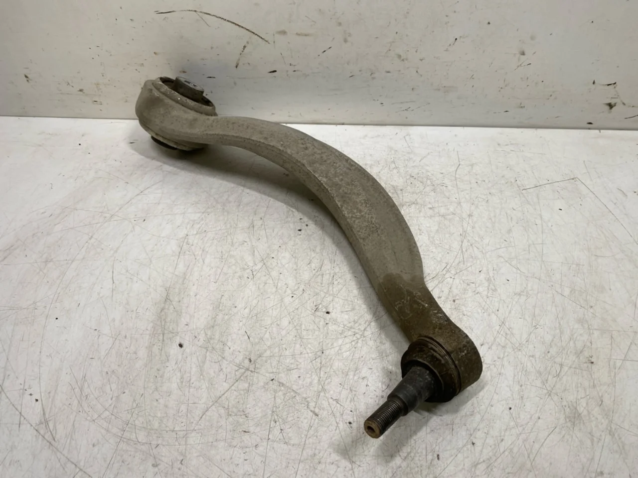 Hongqi E-HS9 2022- Control arm, front right view 2