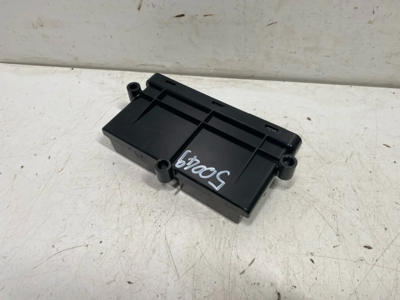 Tesla MODEL S 2013- Control unit, tailgate view 2