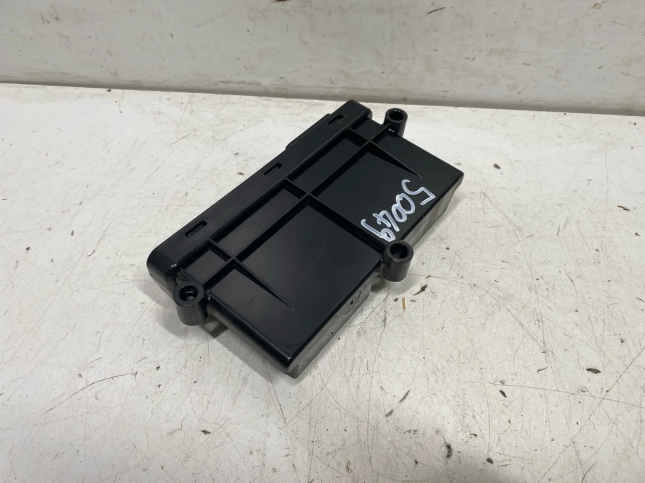 Tesla MODEL S 2013- Control unit, tailgate view 3