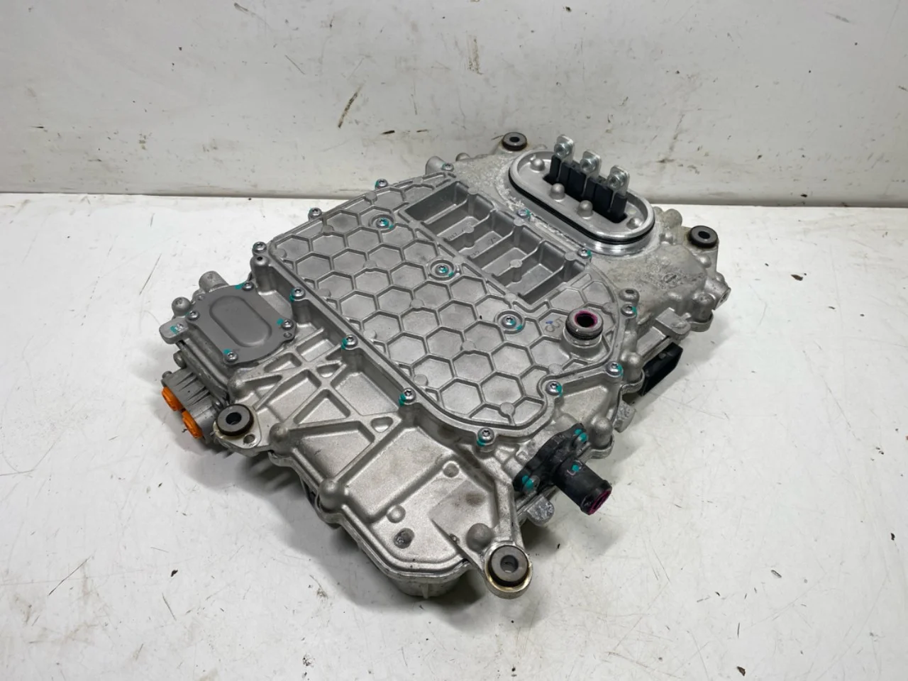 Mg ZS EV 2020- Invertor, 12-220V vedere 3