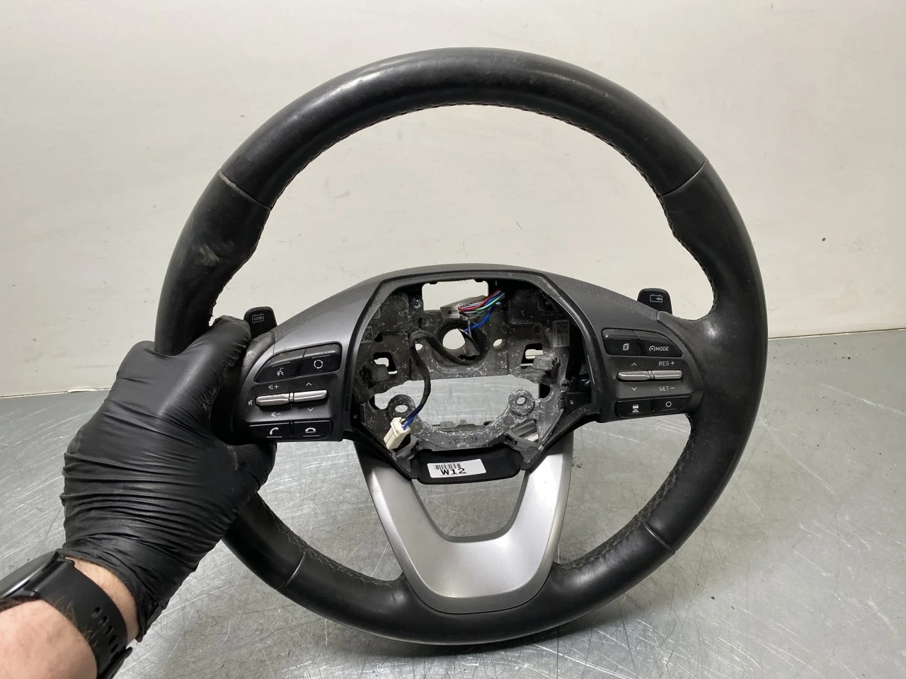 Hyundai KONA / ELECTRIC 2018-23 Steering wheel view 2