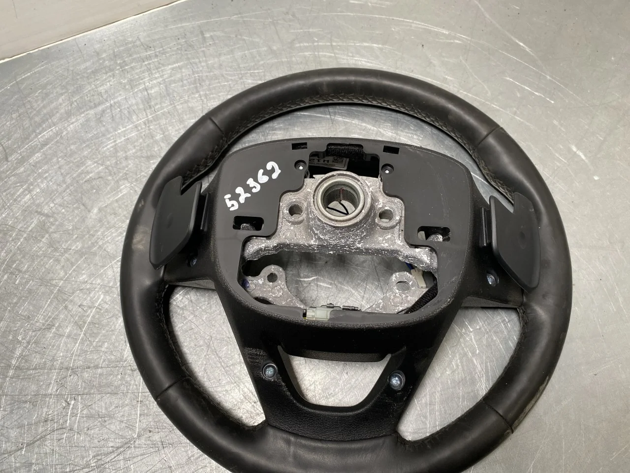 Hyundai KONA / ELECTRIC 2018-23 Steering wheel view 3