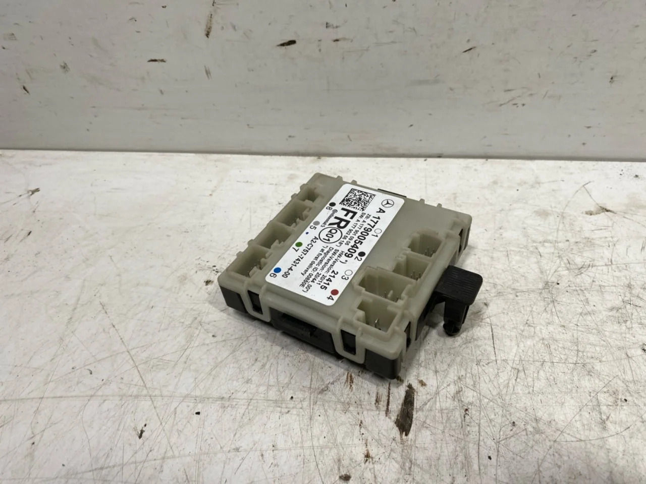 Mercedes EQA H243 2021- Vezérlőegység, ajtó nézet 3