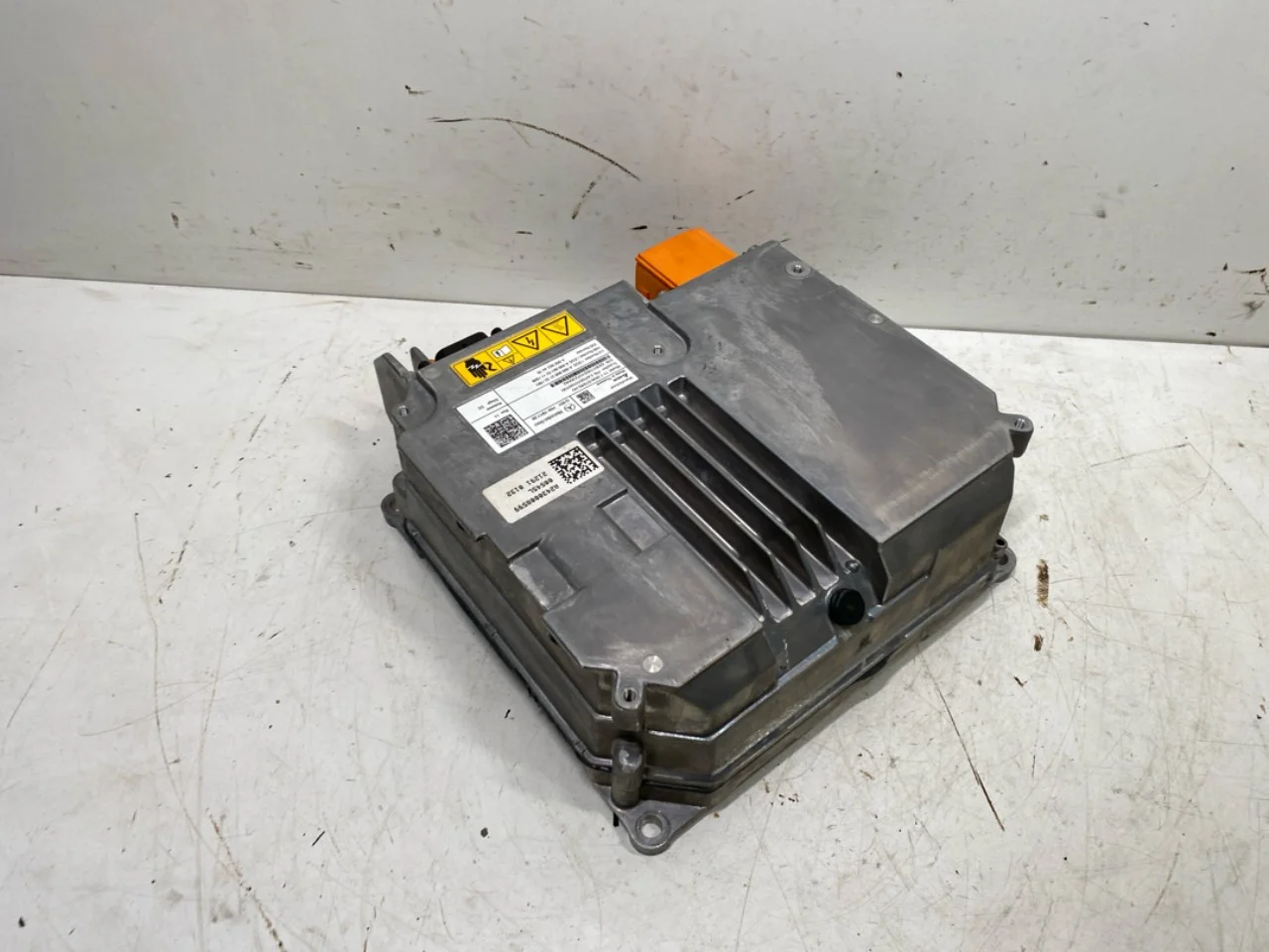 Mercedes EQA H243 2021- Inverter, 12-220V nézet 3