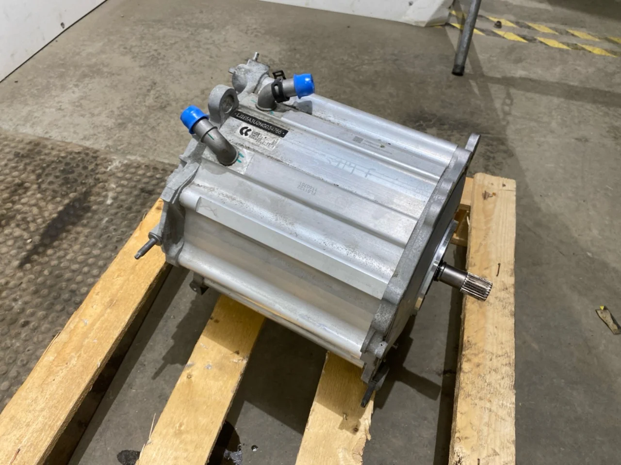 Nio ES8 23-24 Elektromos motor, első nézet 2