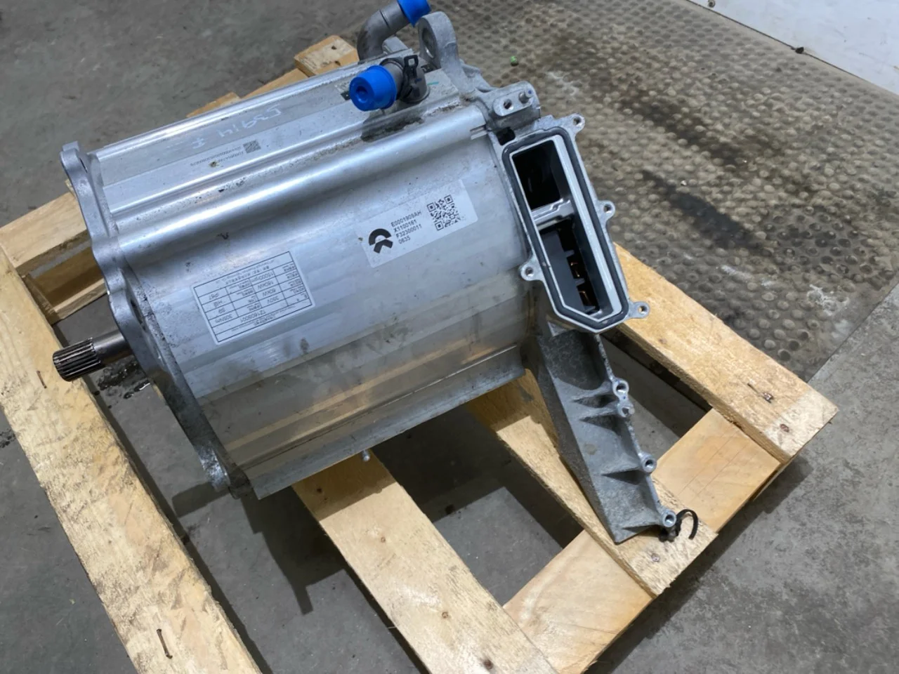 Nio ES8 23-24 Elektromos motor, első nézet 3