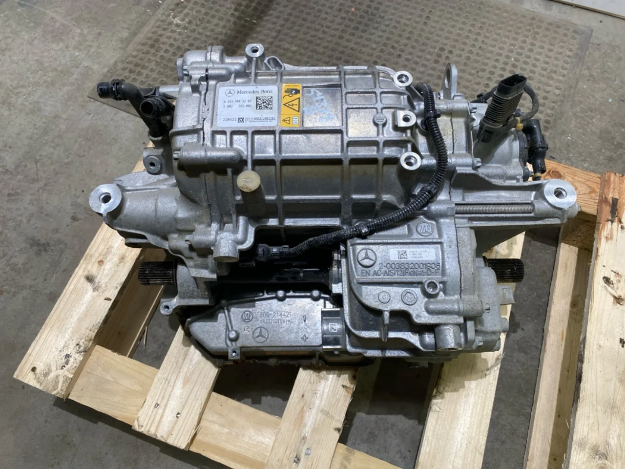 Mercedes EQA H243 2021- Rear electric motor
