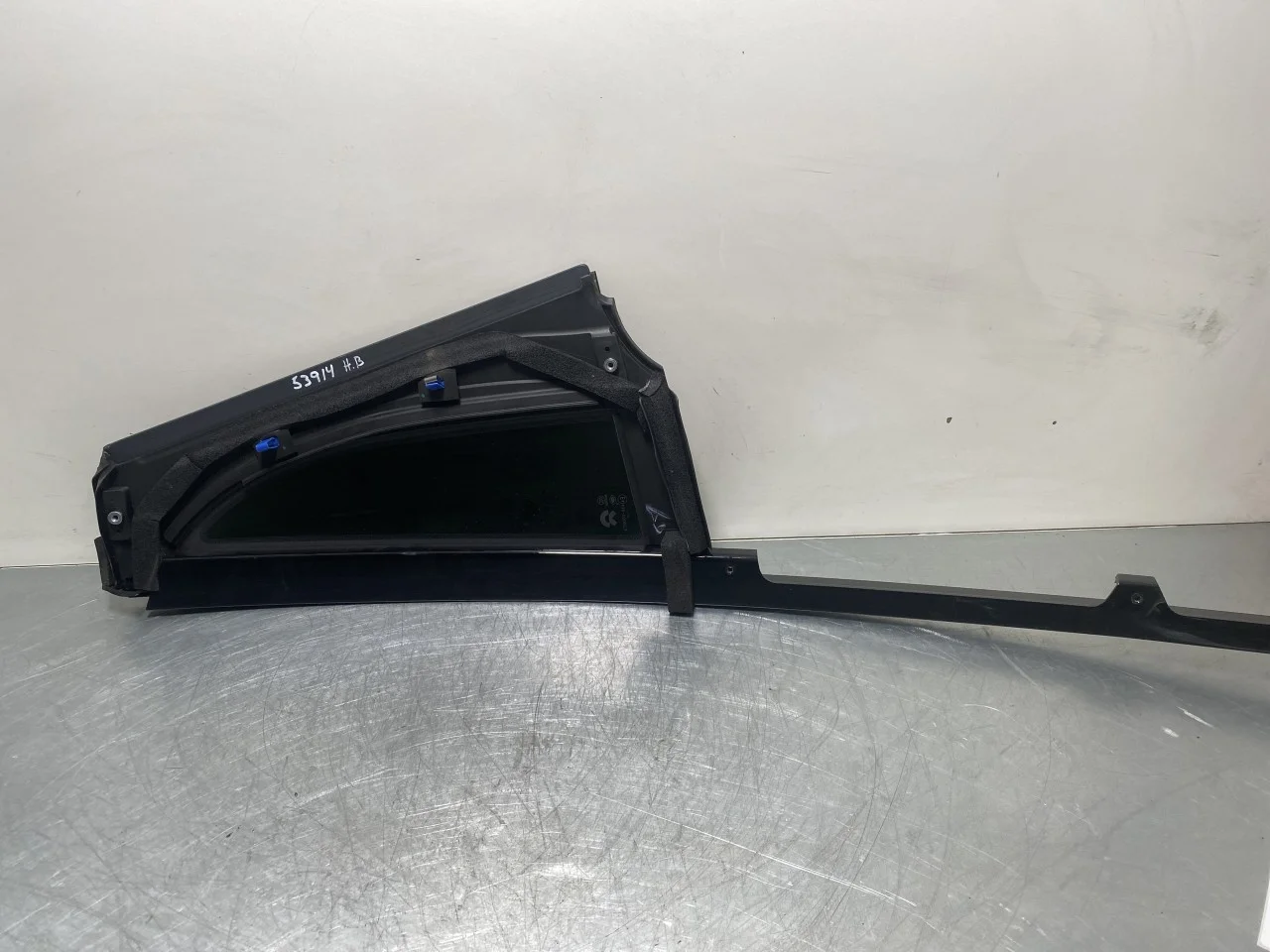 Nio ES8 23-24 Door glass, 4-door, rear right view 2