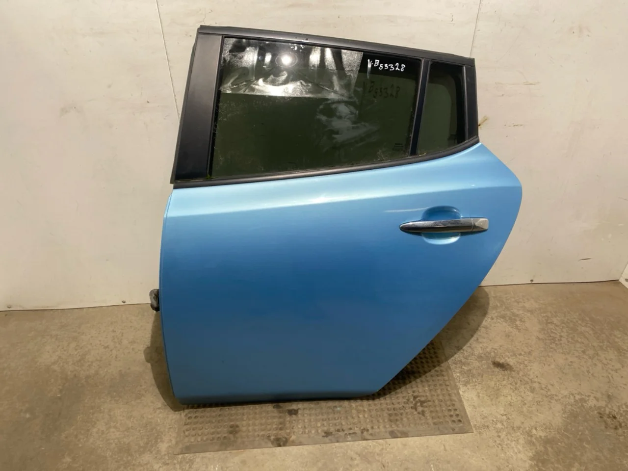 Nissan LEAF 2011-17 Ajtó, 4 ajtós, hátsó, bal