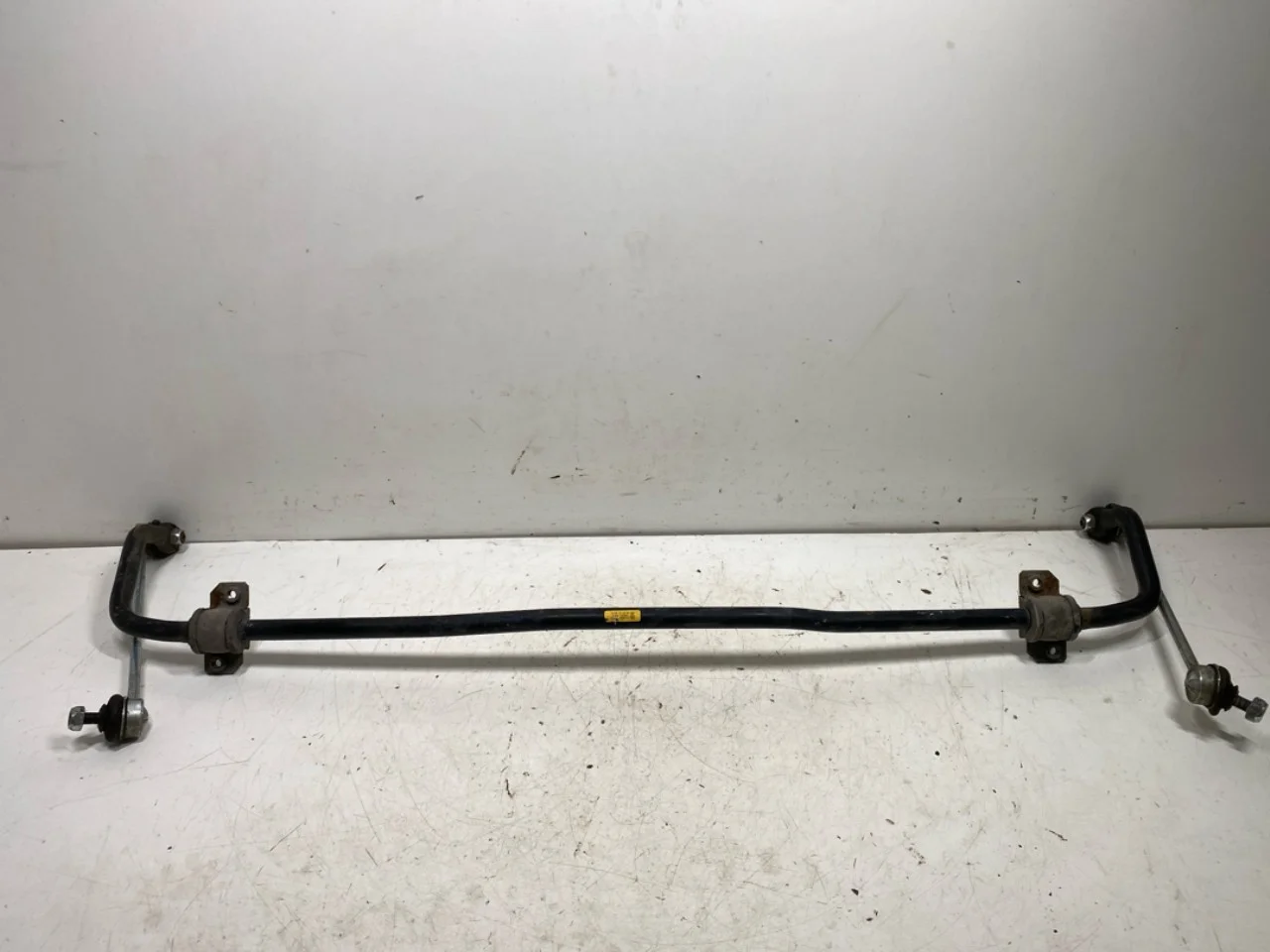 Volkswagen UP!, E-UP! Front stabilizer bar