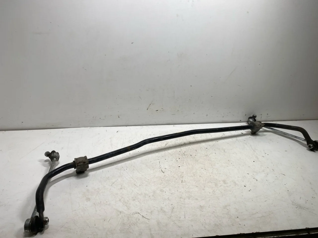 Volkswagen UP!, E-UP! Front stabilizer bar view 3