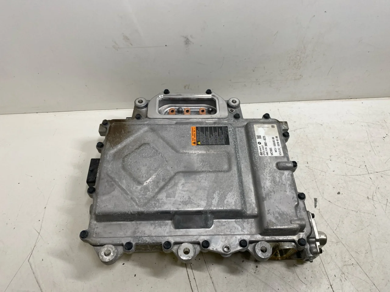 Hyundai KONA / ELECTRIC 2018-23 Inverter, 12-220V