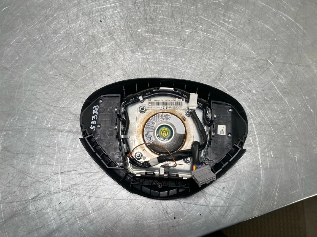 Nissan LEAF 2011-17 Airbag, steering wheel pad view 2