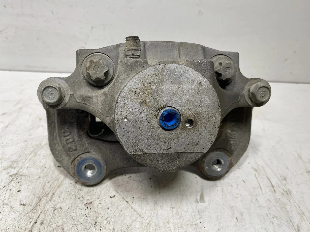 Hyundai KONA / ELECTRIC 2018-23 Féknyereg, első, bal nézet 4