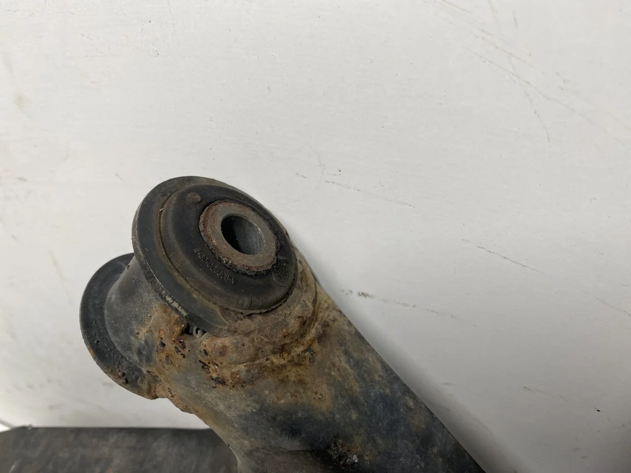 Volkswagen UP!, E-UP! Control arm, front right view 3