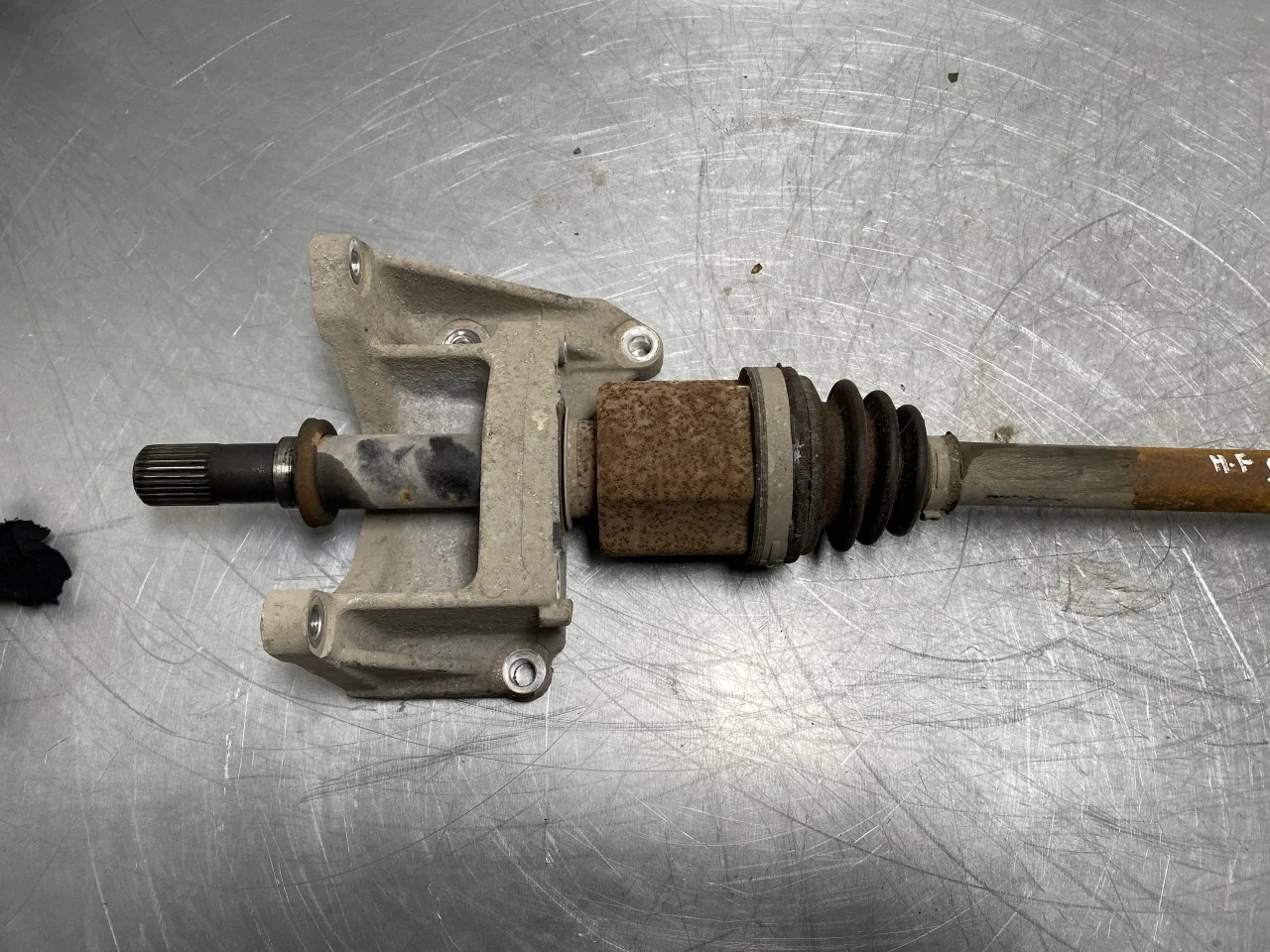 Nissan LEAF 2011-17 Front right driveshaft view 2