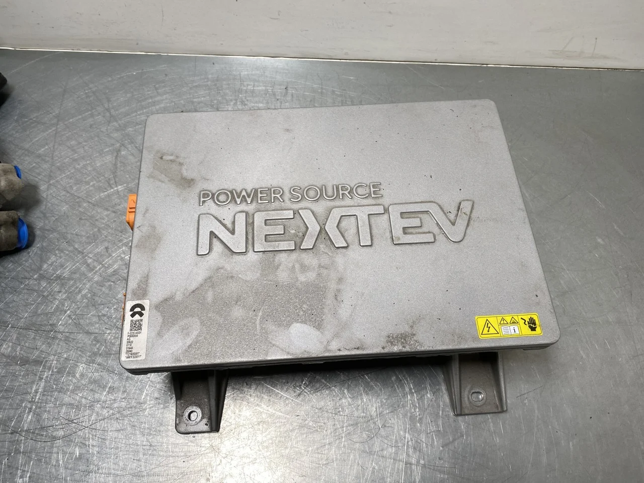 Nio ES8 23-24 Invertor, 12-220V