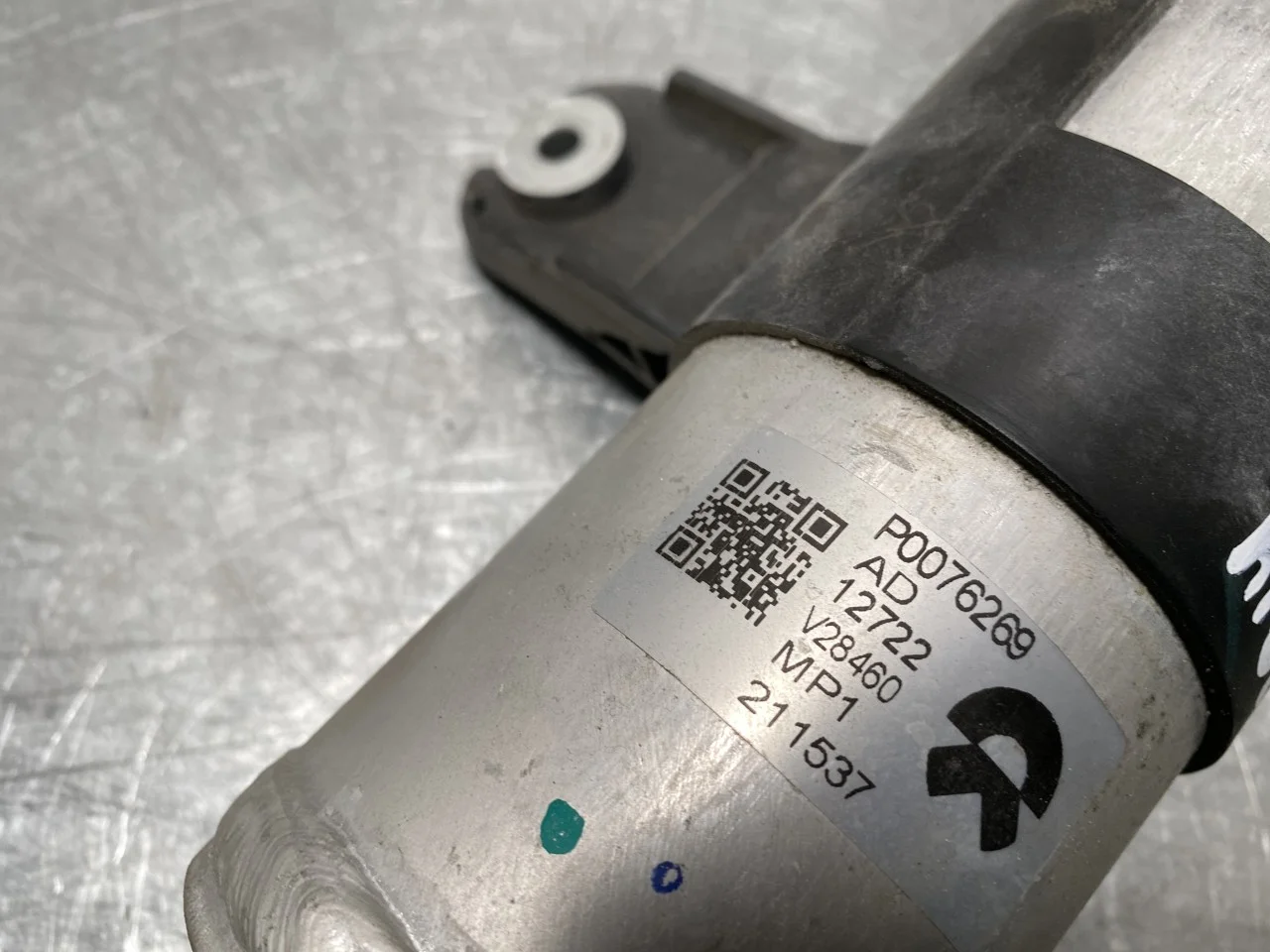 Nio ES8 23-24 Klíma aktívszén szűrő nézet 2