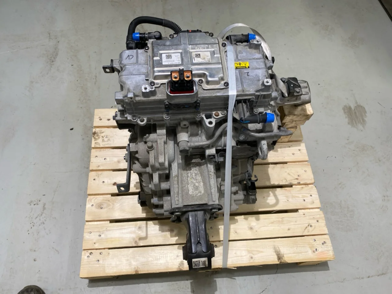 Kia EV6 2022- Front electric motor view 3