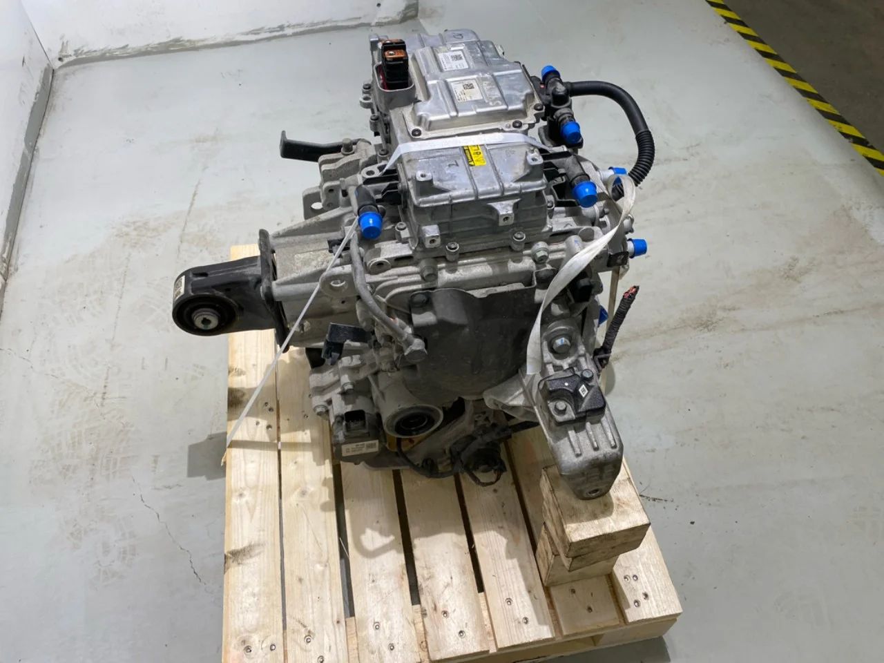 Kia EV6 2022- Front electric motor view 4