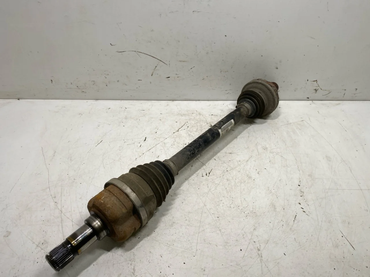 Skoda ENYAQ IV 2021- Rear left driveshaft view 2