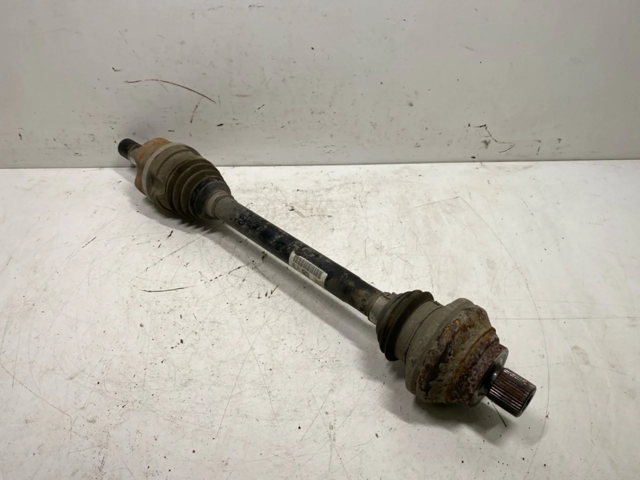 Skoda ENYAQ IV 2021- Rear left driveshaft view 3