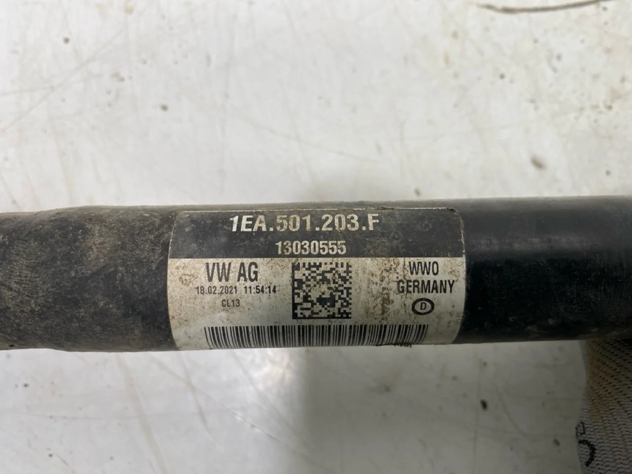 Skoda ENYAQ IV 2021- Rear left driveshaft view 4