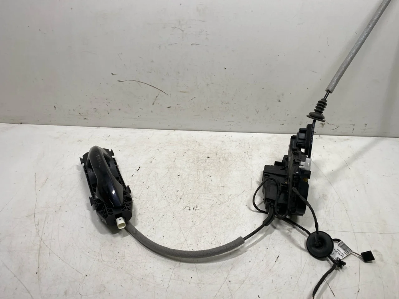 Skoda ENYAQ IV 2021- Door lock housing view 2