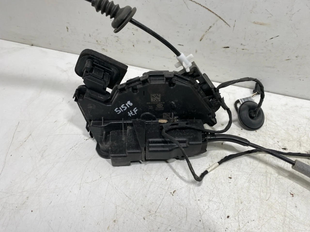Skoda ENYAQ IV 2021- Door lock housing view 4
