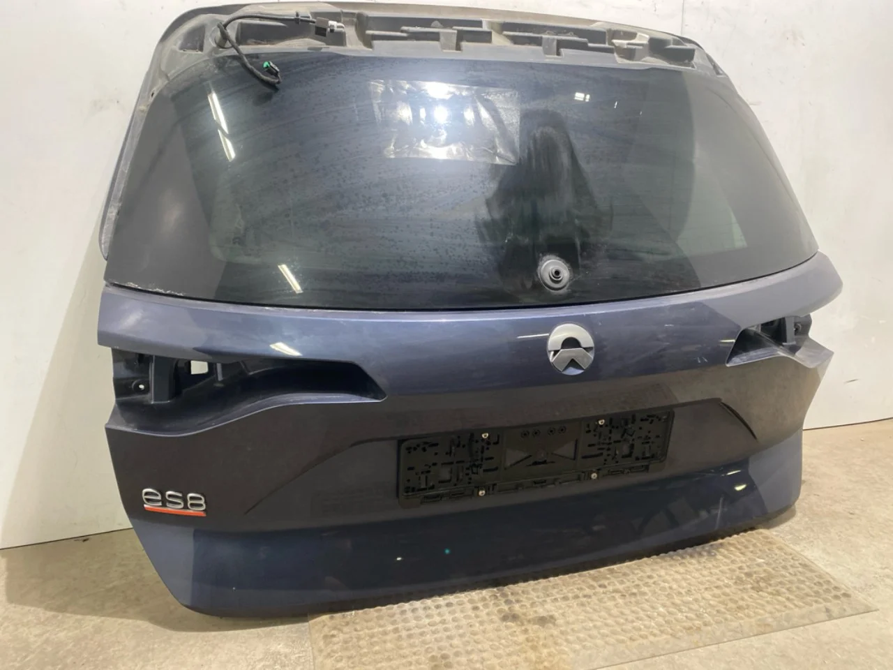 Nio ES8 23-24 Tailgate, estate view 2