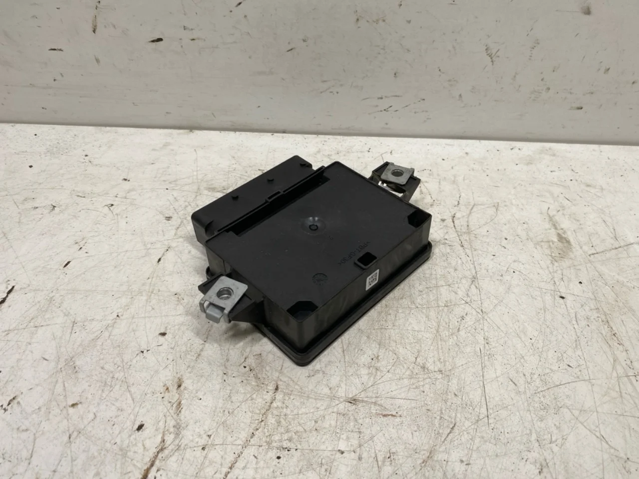 Mercedes B 180-200 W246/W242 2012-19 Control unit, electric parking brake (EPB) view 2