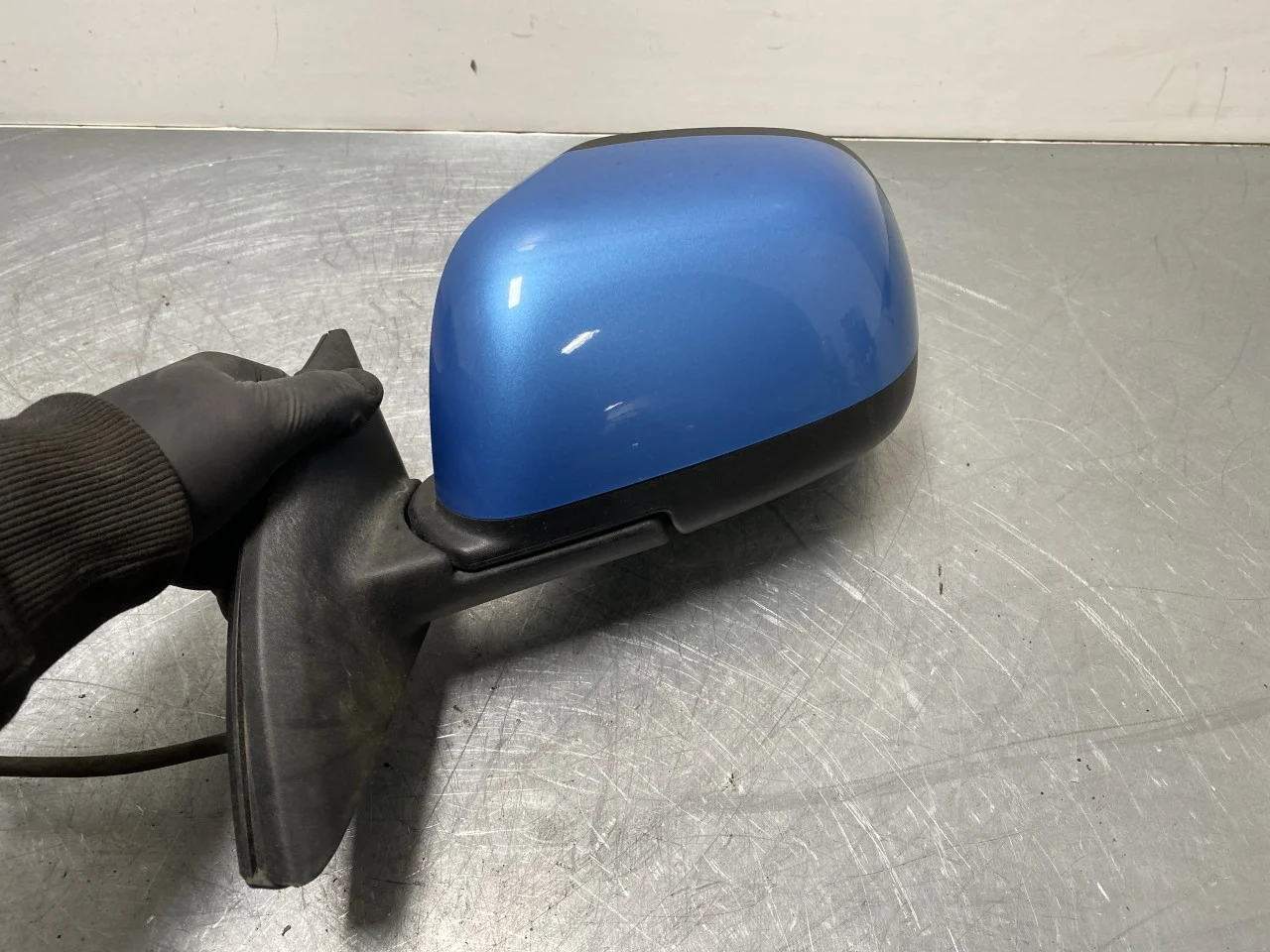 Nissan LEAF 2011-17 Left power mirror view 2