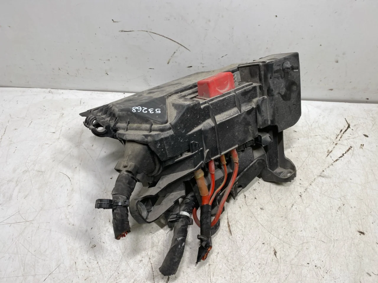 Mercedes B 180-200 W246/W242 2012-19 Biztosítékdoboz / elektromos központ nézet 3