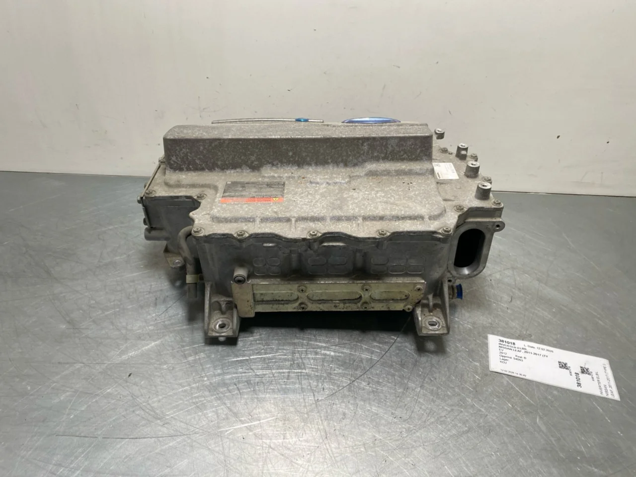 Nissan LEAF 2011-17 Inverter, 12-220V view 2