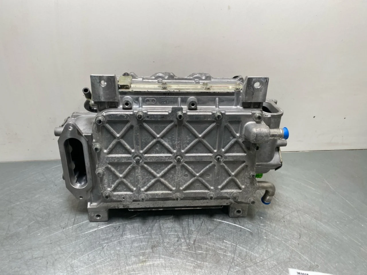 Nissan LEAF 2011-17 Inverter, 12-220V view 3