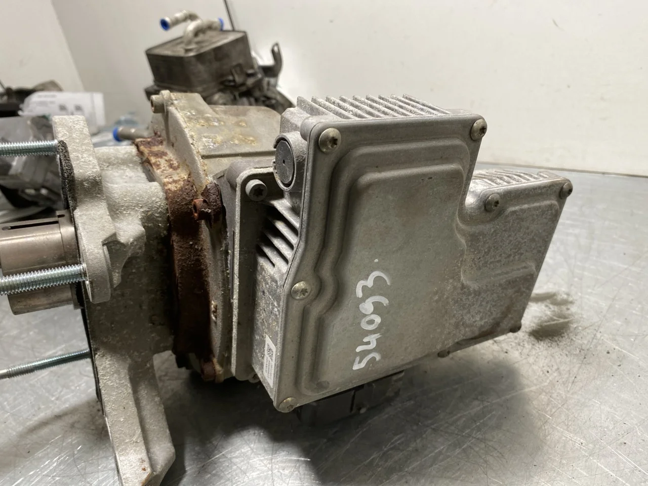 Nissan LEAF 2011-17 Brake booster view 2