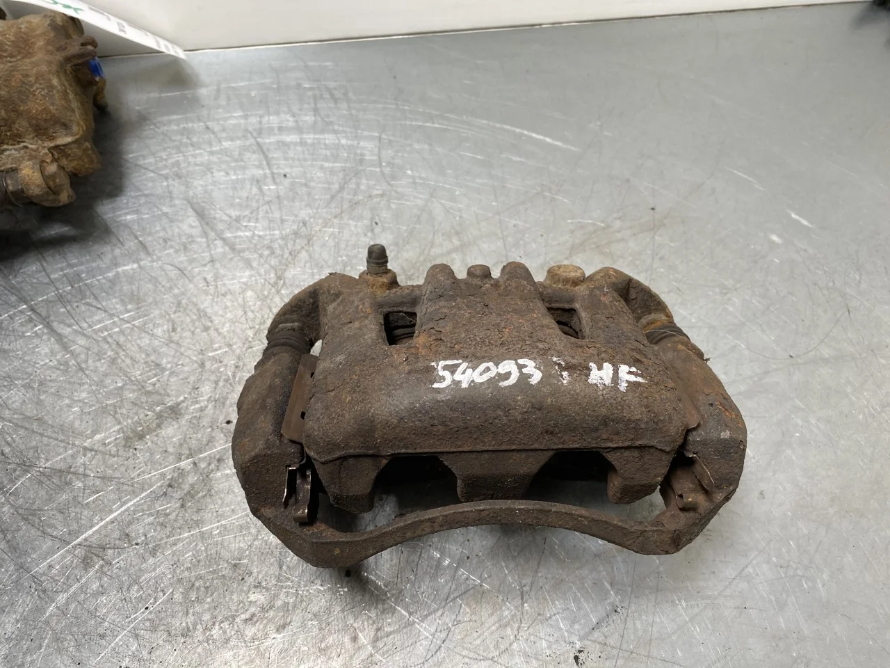 Nissan LEAF 2011-17 Front right brake caliper