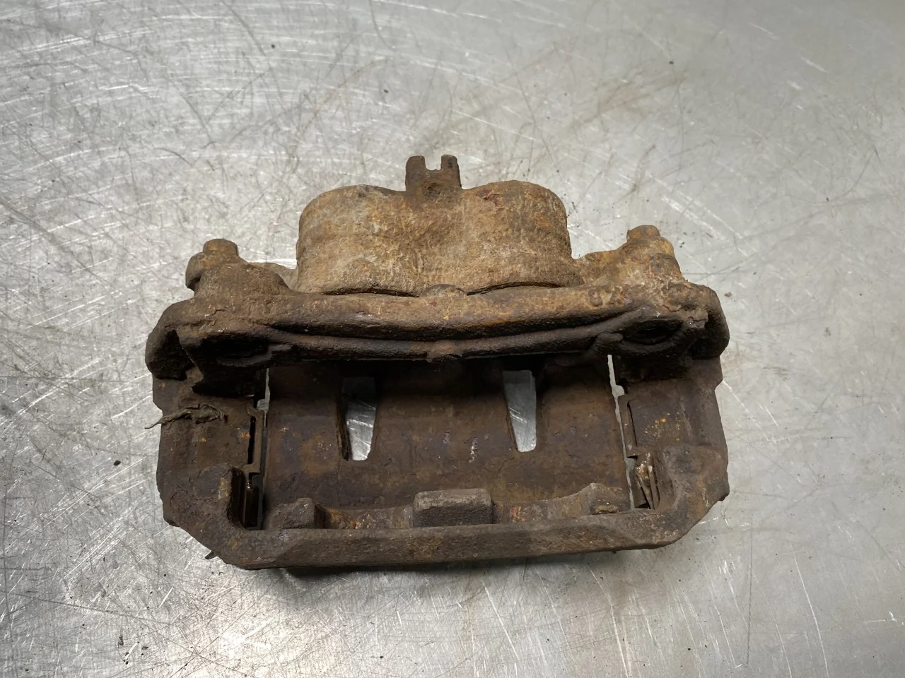Nissan LEAF 2011-17 Front left brake caliper view 3