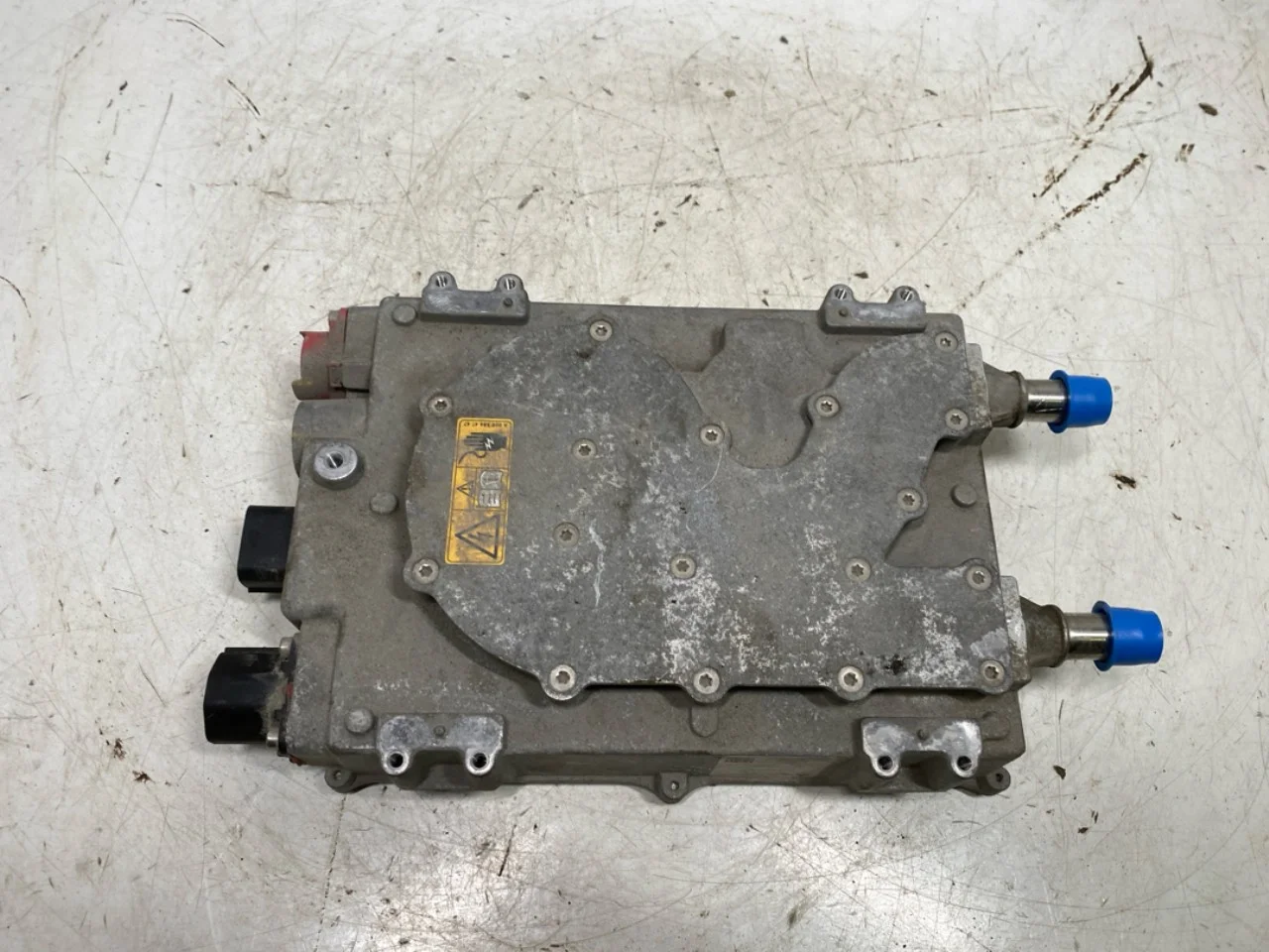 Mercedes B 180-200 W246/W242 2012-19 Voltage converter, battery view 4