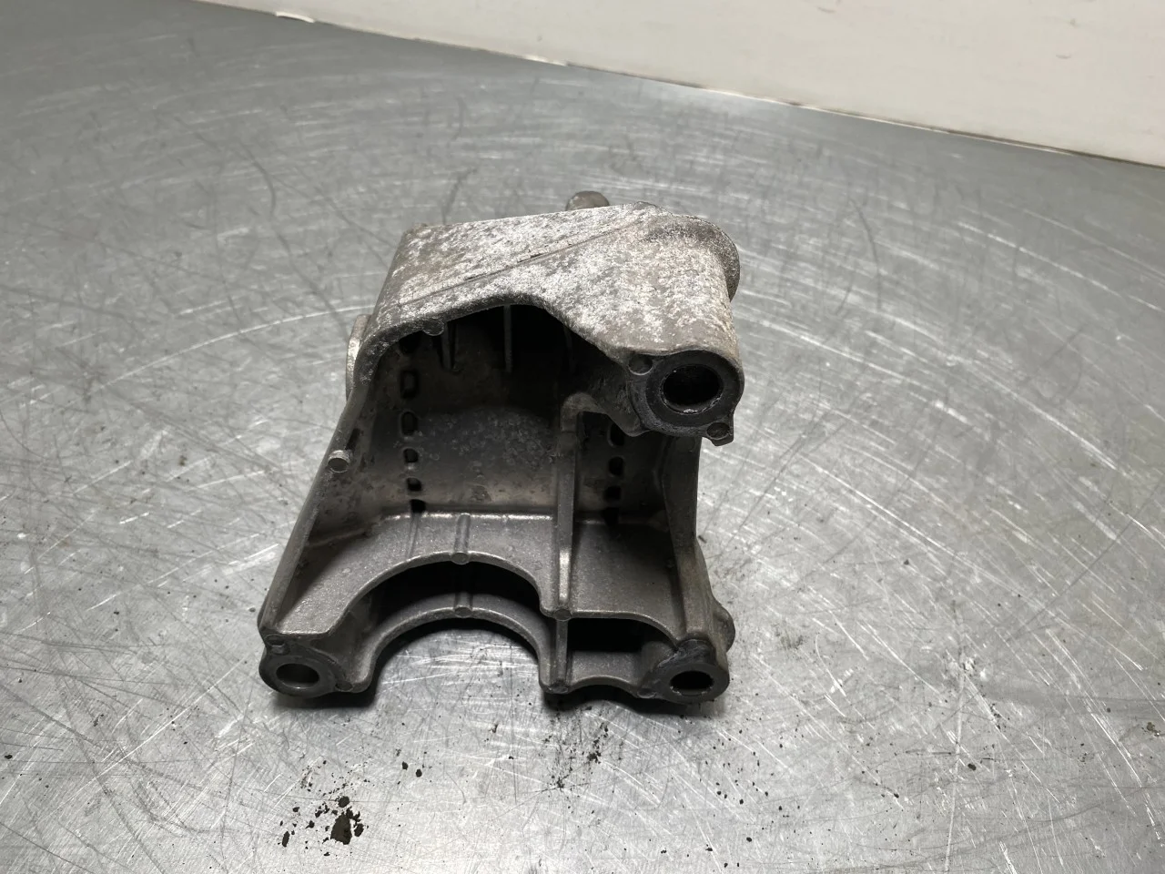 BMW I4 G26 2021-> Suport motor, oțel / aluminiu vedere 3