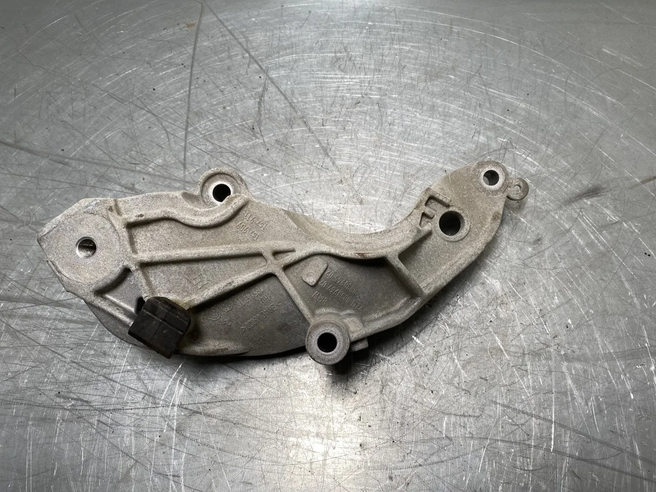 BMW I4 G26 2021-> Engine mount, steel / aluminum