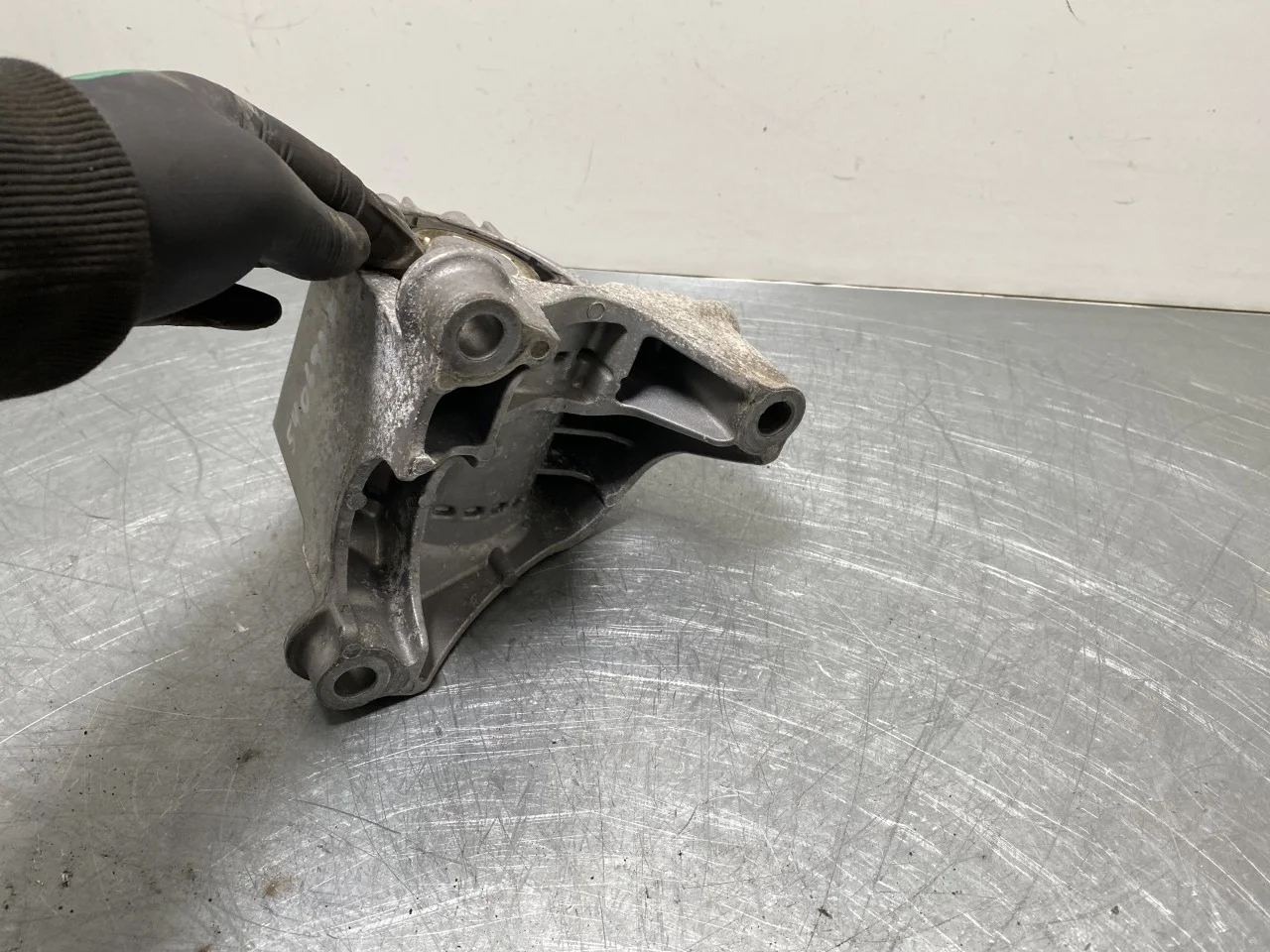 BMW I4 G26 2021-> Engine mount, steel / aluminum view 4